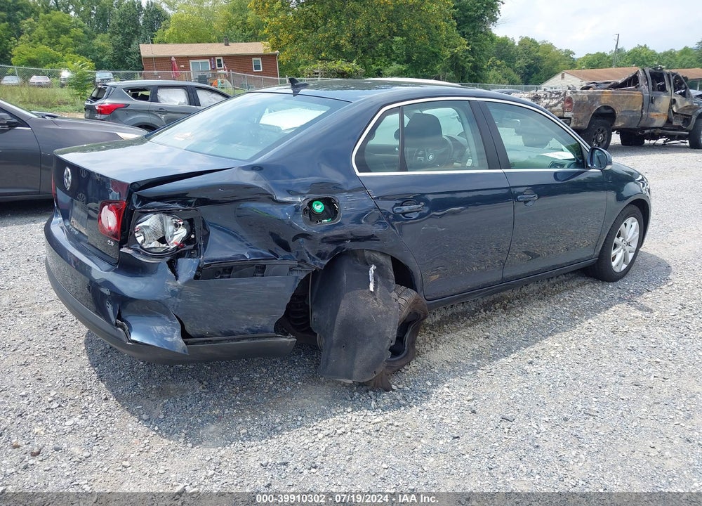 2010 VOLKSWAGEN JETTA SE VIN: 3VWRX7AJ1AM039632