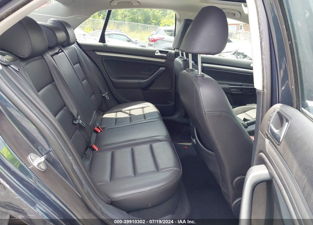 2010 VOLKSWAGEN JETTA SE VIN: 3VWRX7AJ1AM039632