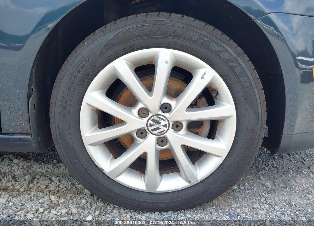 2010 VOLKSWAGEN JETTA SE VIN: 3VWRX7AJ1AM039632