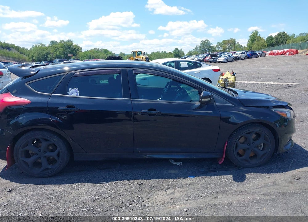 2017 FORD FOCUS ST VIN: 1FADP3L9XHL306762