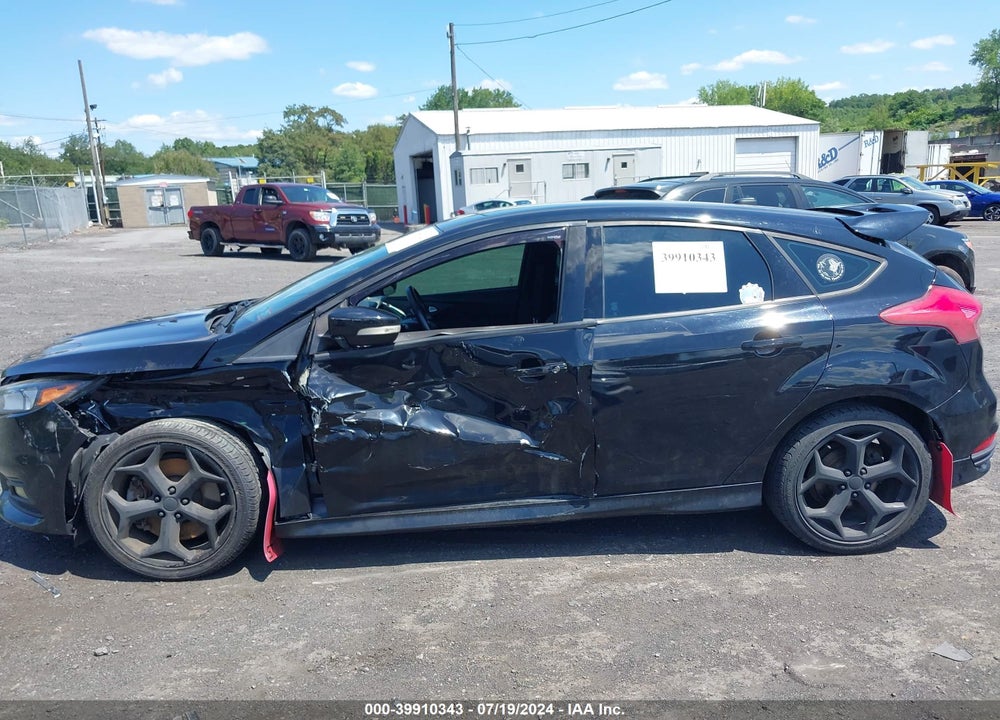 2017 FORD FOCUS ST VIN: 1FADP3L9XHL306762