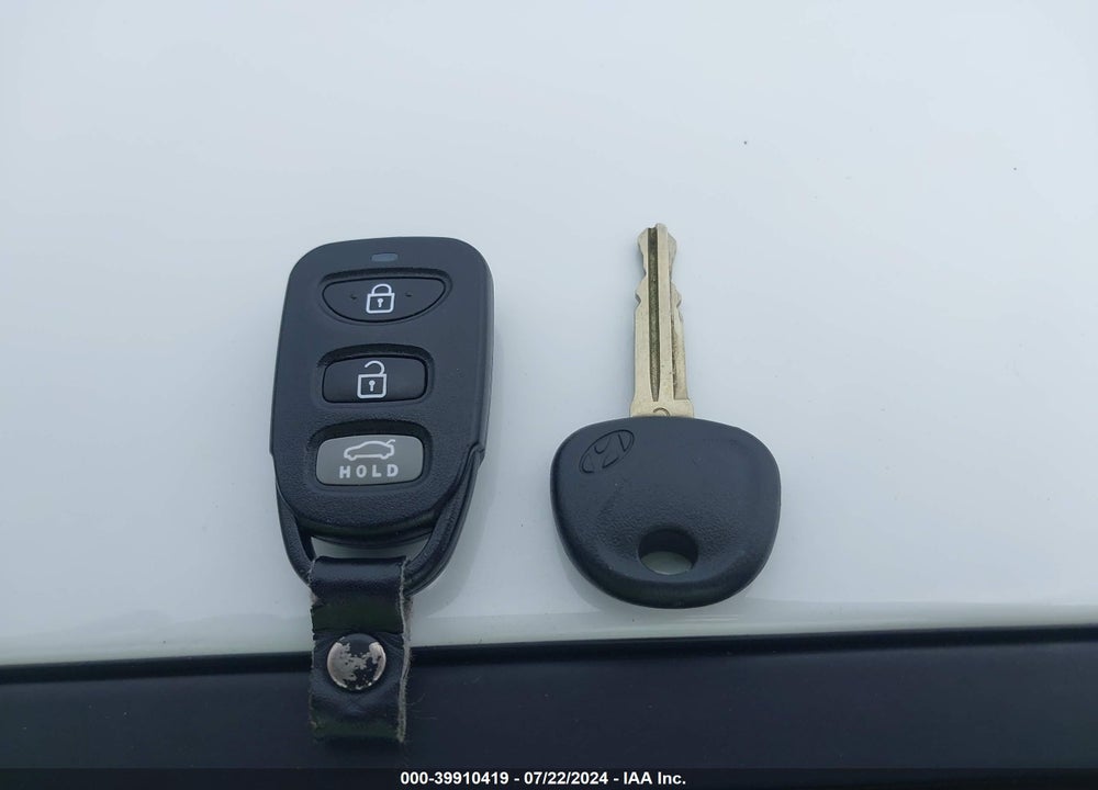 2018 HYUNDAI ELANTRA SE VIN: 5NPD74LF2JH290783