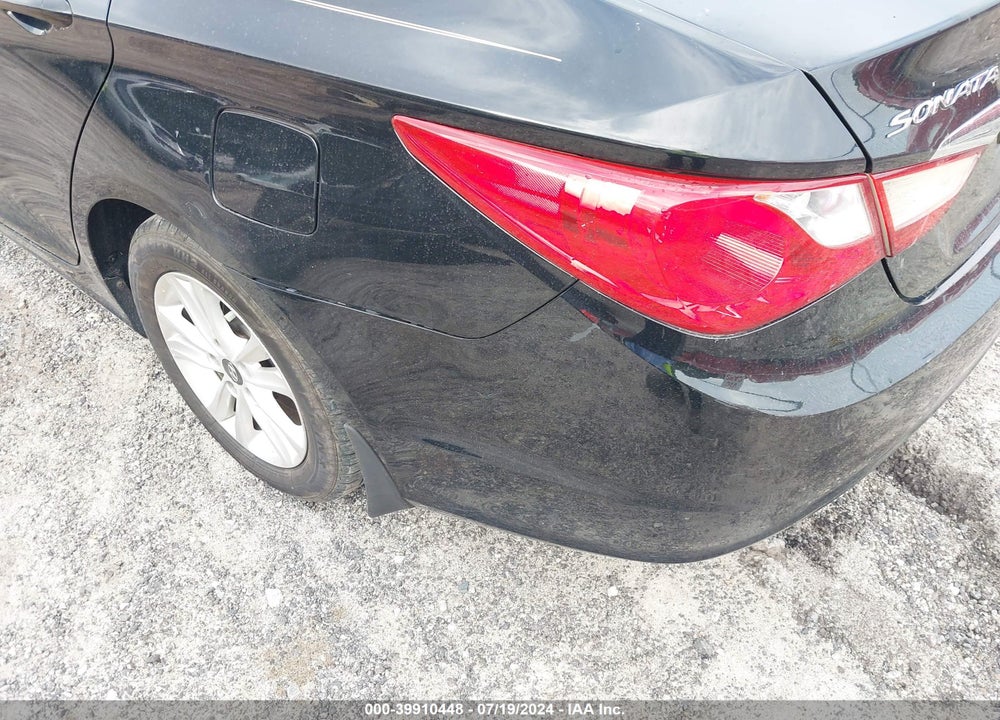 2013 HYUNDAI SONATA VIN: 5NPEB4AC3DH682638