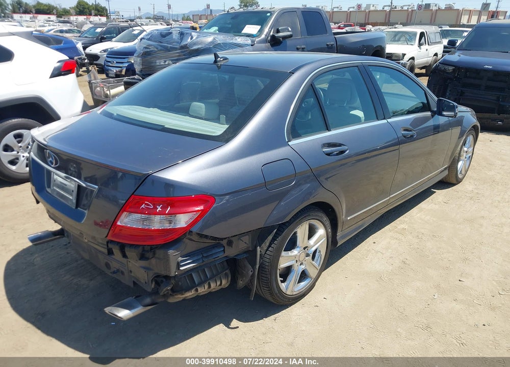 2011 MERCEDES-BENZ C 300 LUXURY/SPORT VIN: WDDGF5EB7BR179694