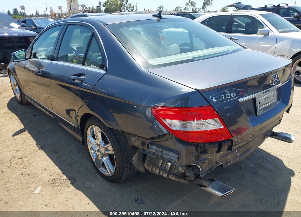 2011 MERCEDES-BENZ C 300 LUXURY/SPORT VIN: WDDGF5EB7BR179694