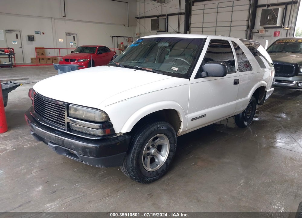 2001 CHEVROLET BLAZER LS VIN: 1GNCS18W41K205288
