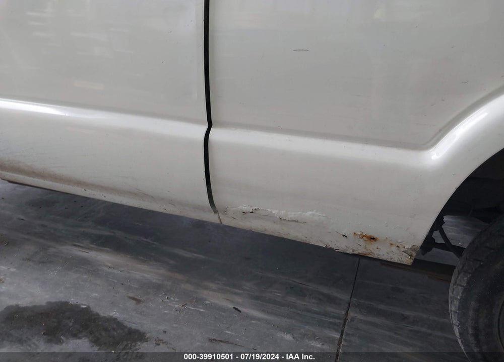 2001 CHEVROLET BLAZER LS VIN: 1GNCS18W41K205288