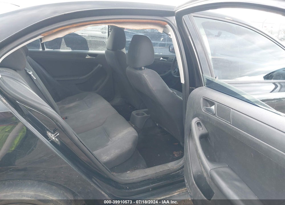2013 VOLKSWAGEN JETTA 2.0L S VIN: 3VW2K7AJ8DM361835