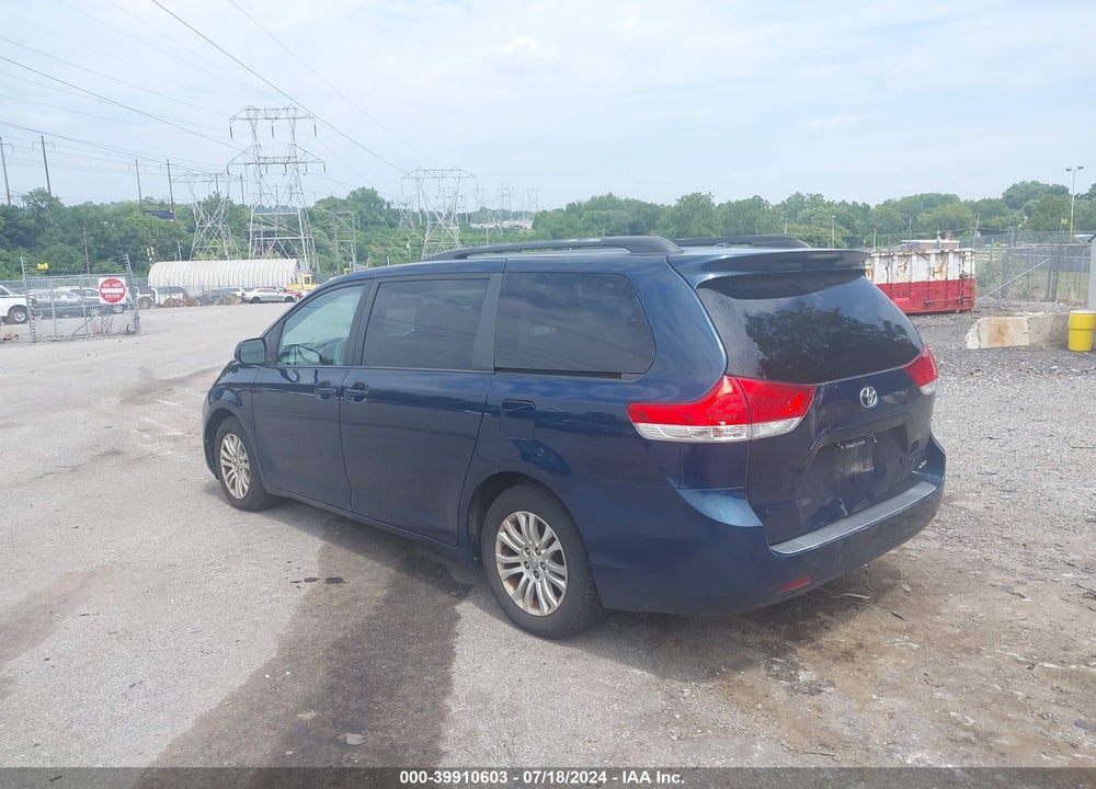2012 TOYOTA SIENNA XLE V6 8 PASSENGER VIN: 5TDYK3DC3CS218132
