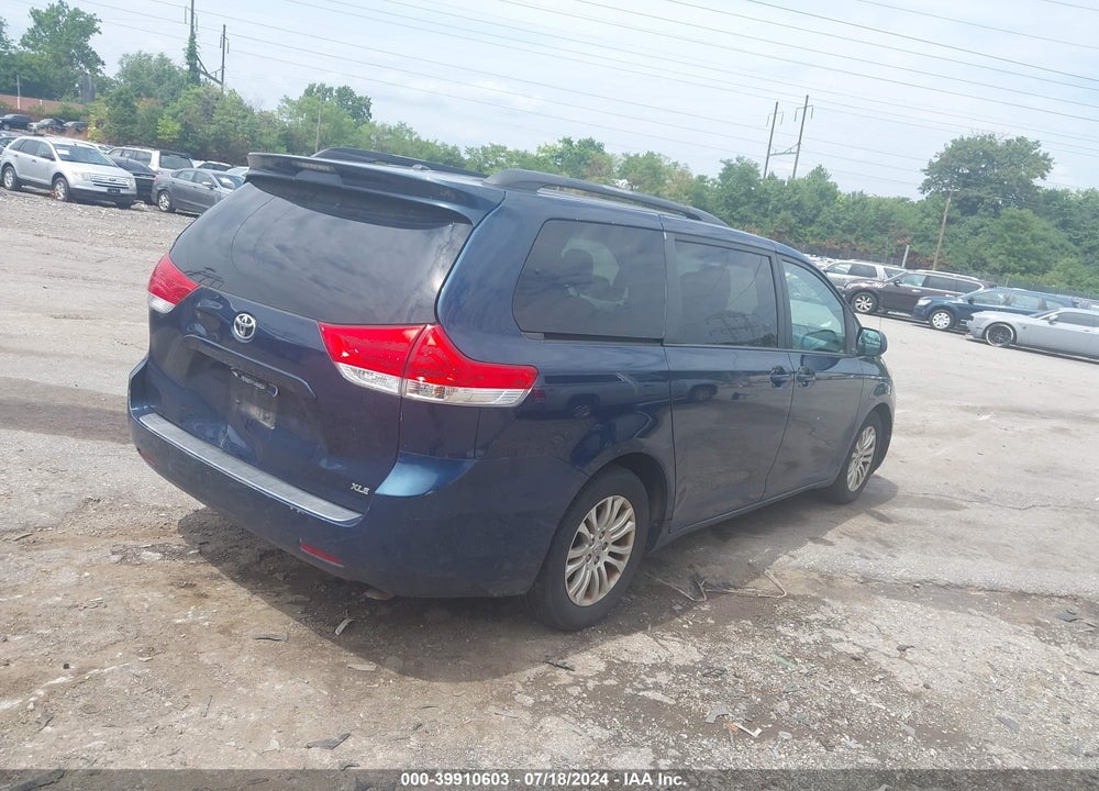 2012 TOYOTA SIENNA XLE V6 8 PASSENGER VIN: 5TDYK3DC3CS218132
