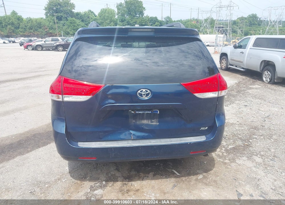 2012 TOYOTA SIENNA XLE V6 8 PASSENGER VIN: 5TDYK3DC3CS218132