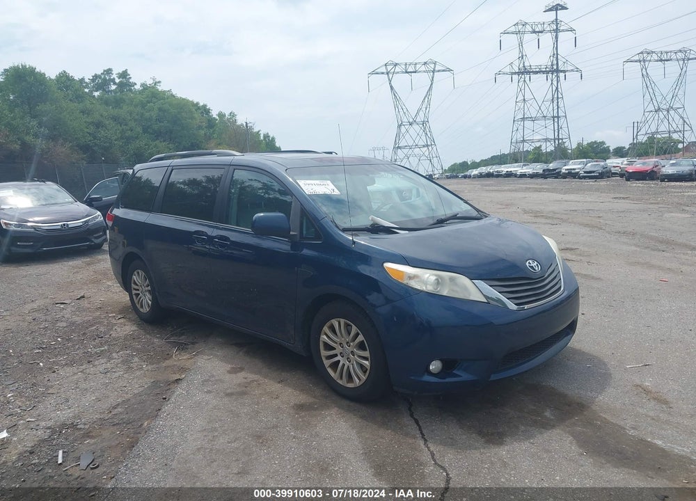 2012 TOYOTA SIENNA XLE V6 8 PASSENGER VIN: 5TDYK3DC3CS218132