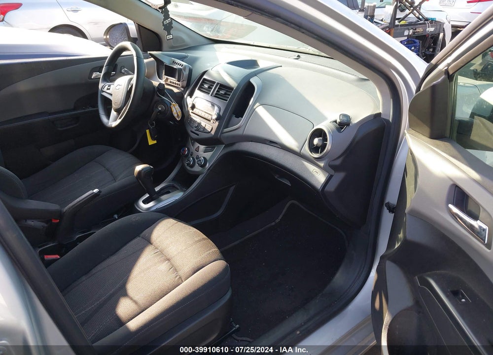2015 CHEVROLET SONIC VIN: 1G1JC5SG0F4212345