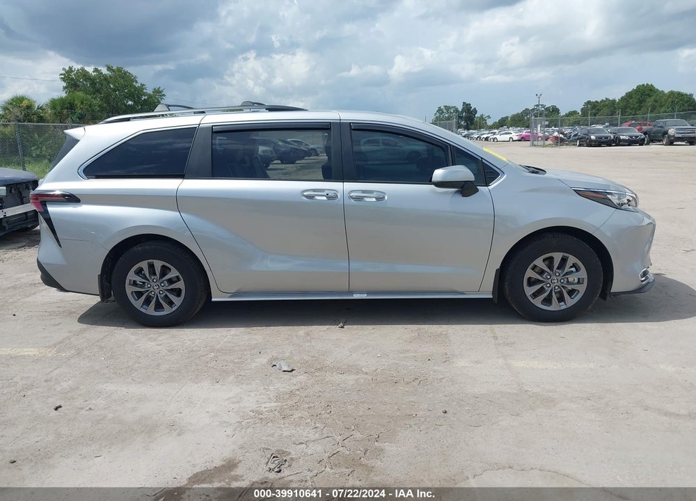 2024 TOYOTA SIENNA VIN: 5TDYRKECXRS203754