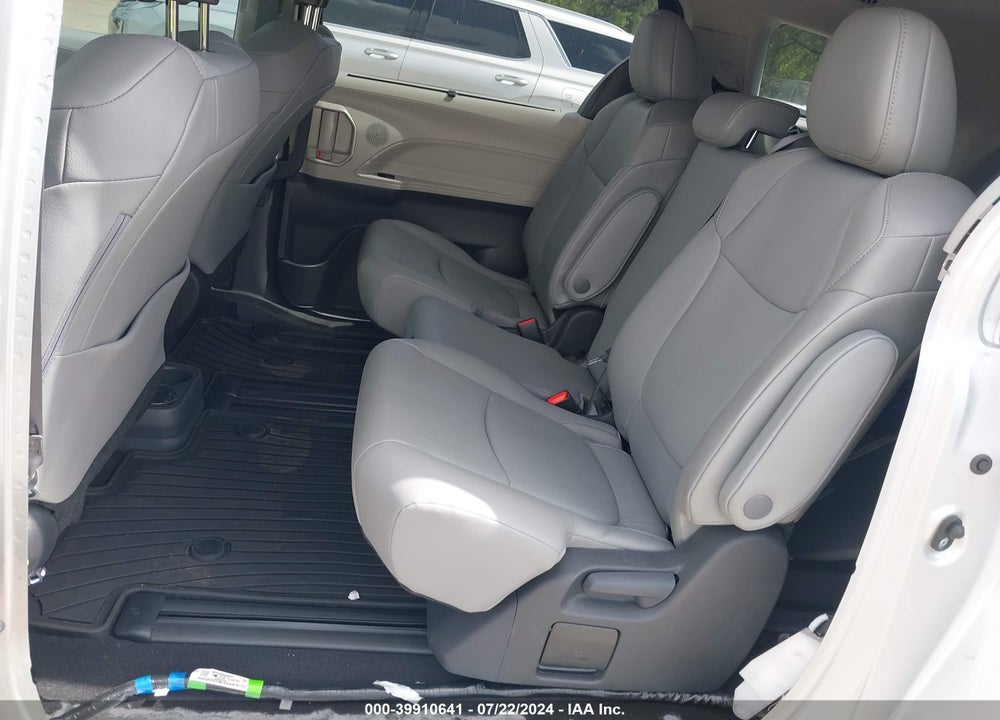 2024 TOYOTA SIENNA VIN: 5TDYRKECXRS203754
