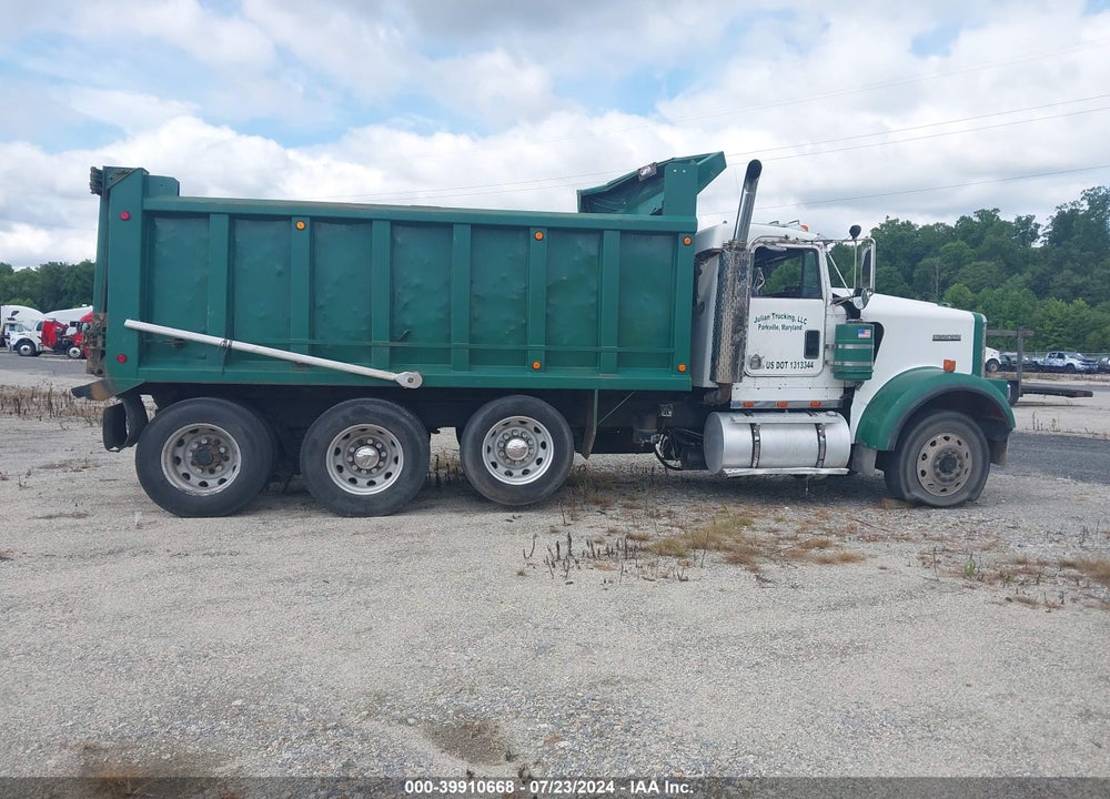 2001 KENWORTH W900 W900 VIN: 1NKWXBEX11J871846
