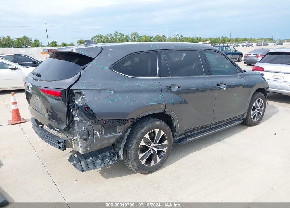 2020 TOYOTA HIGHLANDER XLE VIN: 5TDGZRAH5LS006455