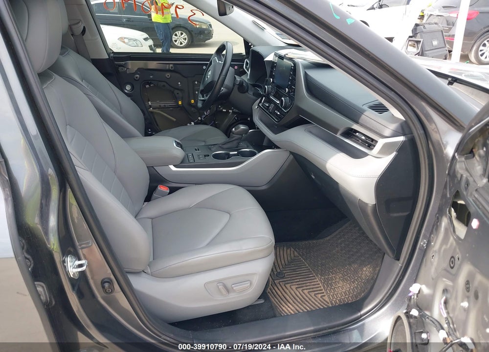 2020 TOYOTA HIGHLANDER XLE VIN: 5TDGZRAH5LS006455