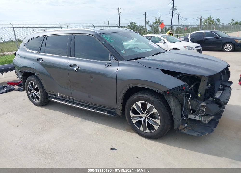 2020 TOYOTA HIGHLANDER XLE VIN: 5TDGZRAH5LS006455