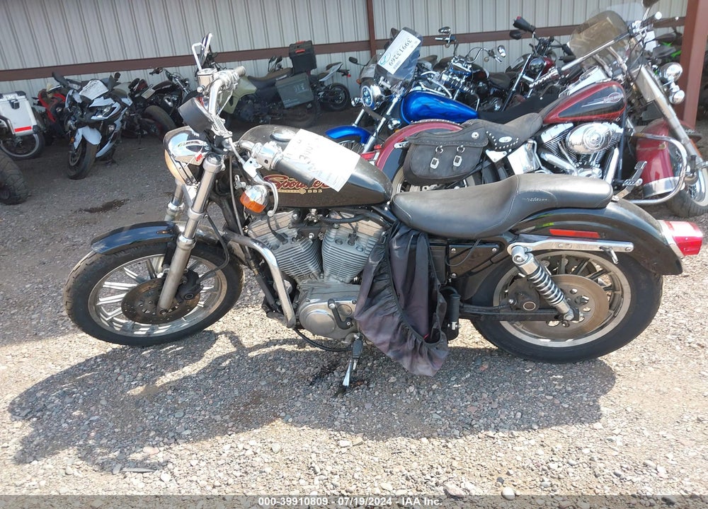 1998 HARLEY-DAVIDSON XL883 HUGGER VIN: 1HD4CEM31WK116409