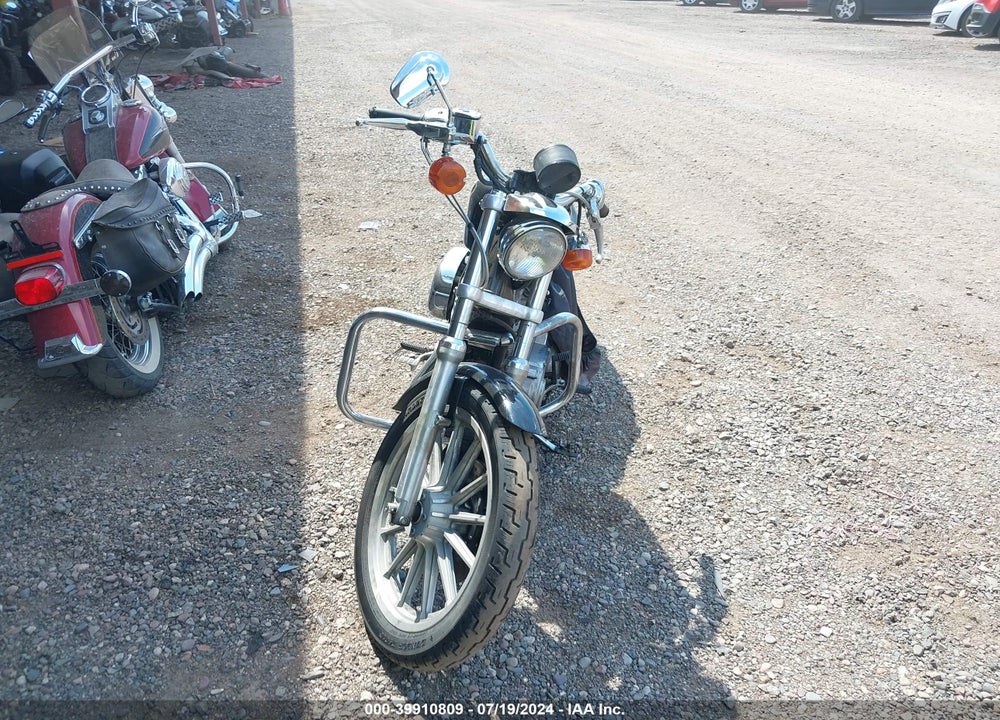 1998 HARLEY-DAVIDSON XL883 HUGGER VIN: 1HD4CEM31WK116409