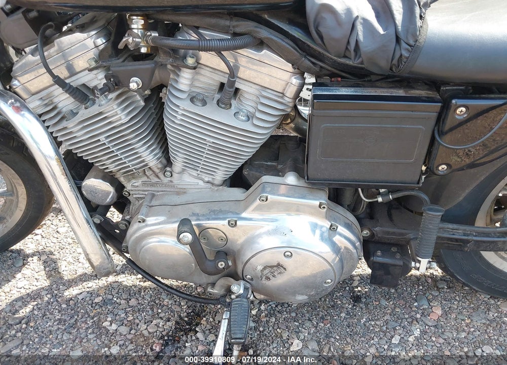 1998 HARLEY-DAVIDSON XL883 HUGGER VIN: 1HD4CEM31WK116409