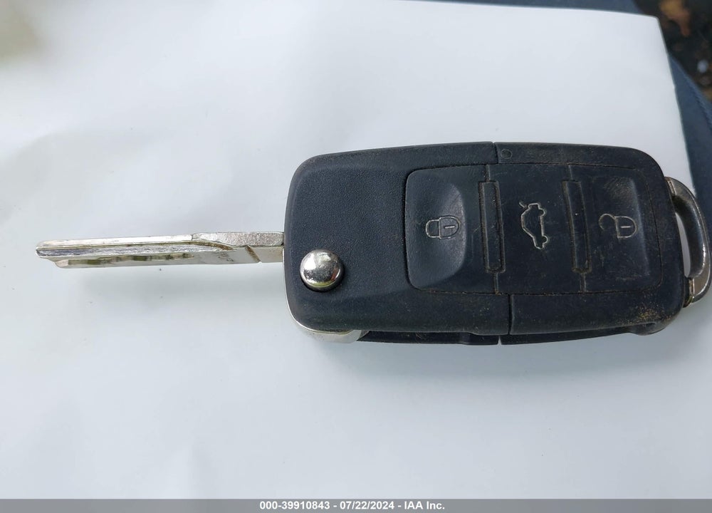 2002 VOLKSWAGEN NEW BEETLE GLS VIN: 3VWCK21C22M458406