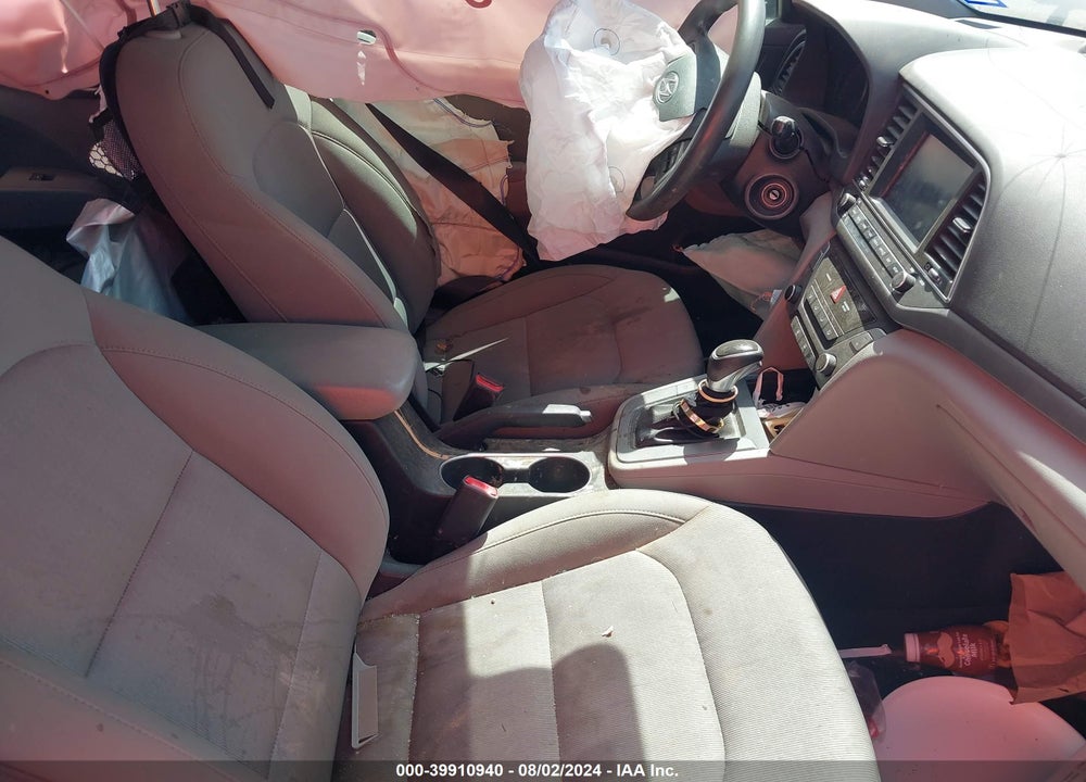 2018 HYUNDAI ELANTRA SEL VIN: KMHD84LF5JU648697