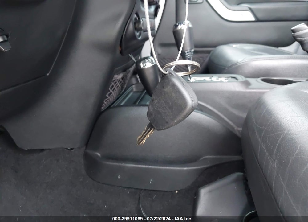 2016 JEEP WRANGLER UNLIMITED SAHARA VIN: 1C4BJWEGXGL323303
