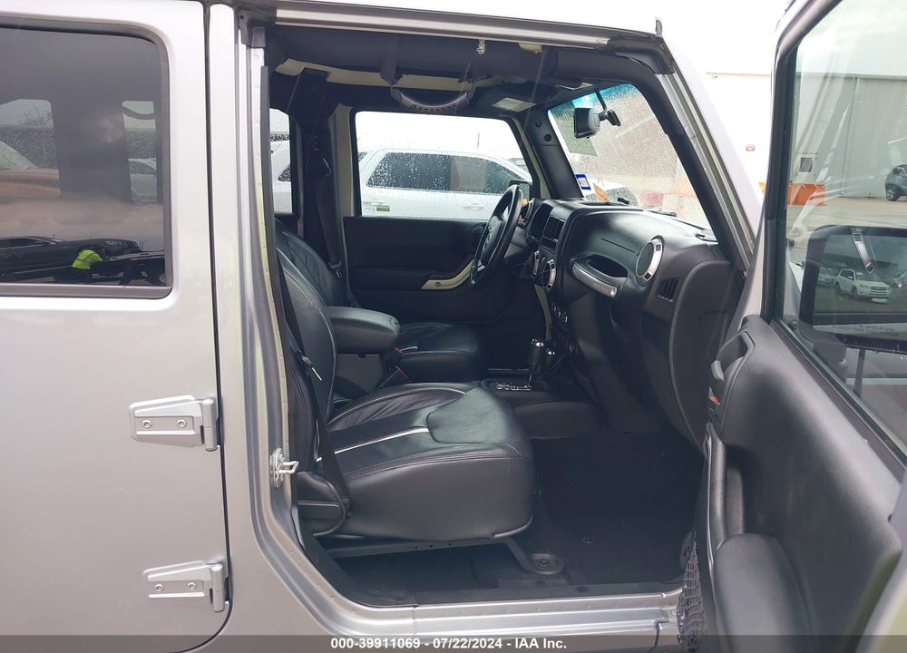 2016 JEEP WRANGLER UNLIMITED SAHARA VIN: 1C4BJWEGXGL323303