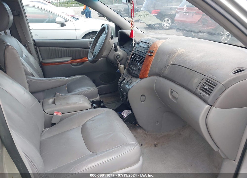2009 TOYOTA SIENNA XLE VIN: 5TDZK22C29S242724
