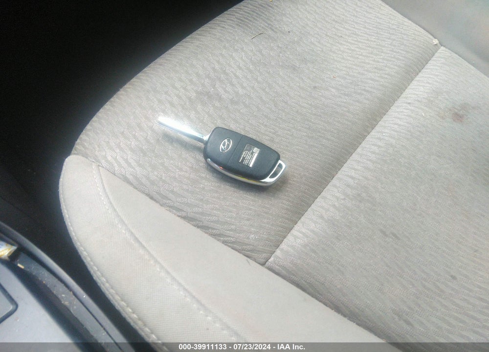 2016 HYUNDAI SANTA FE SE VIN: KM8SM4HF9GU148384