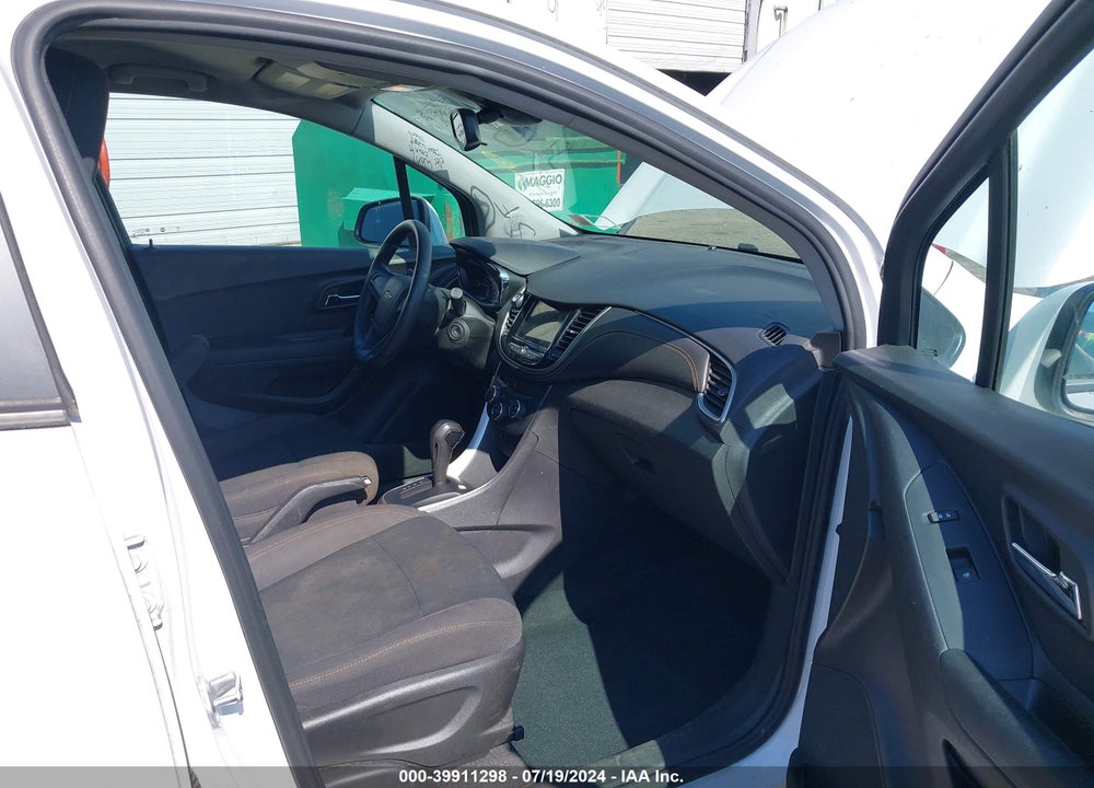 2019 CHEVROLET TRAX LS VIN: 3GNCJKSB0KL324177