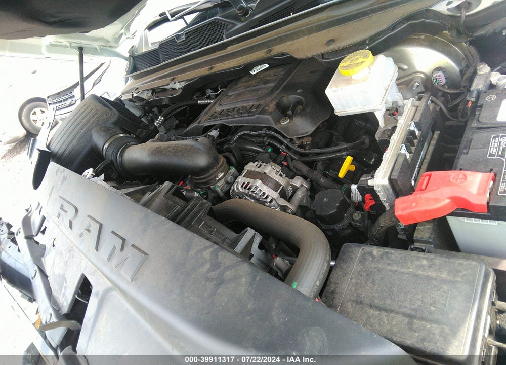 2022 RAM 1500 LAIE  4X4 5'7 BOX VIN: 1C6SRFJT6NN386063