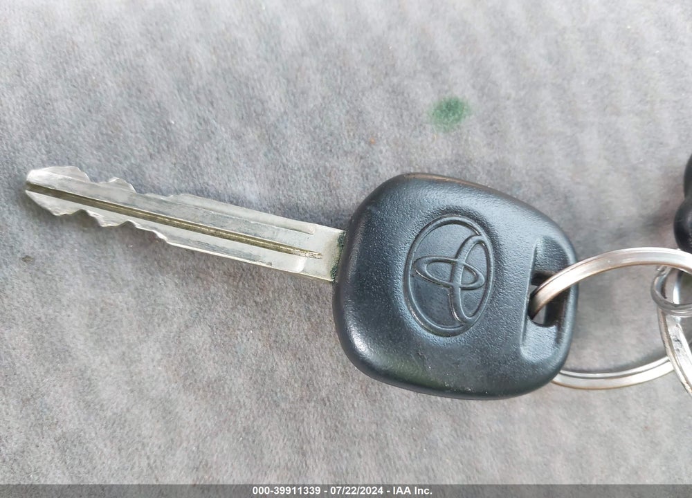 2008 TOYOTA COROLLA LE VIN: 2T1BR32E08C891451