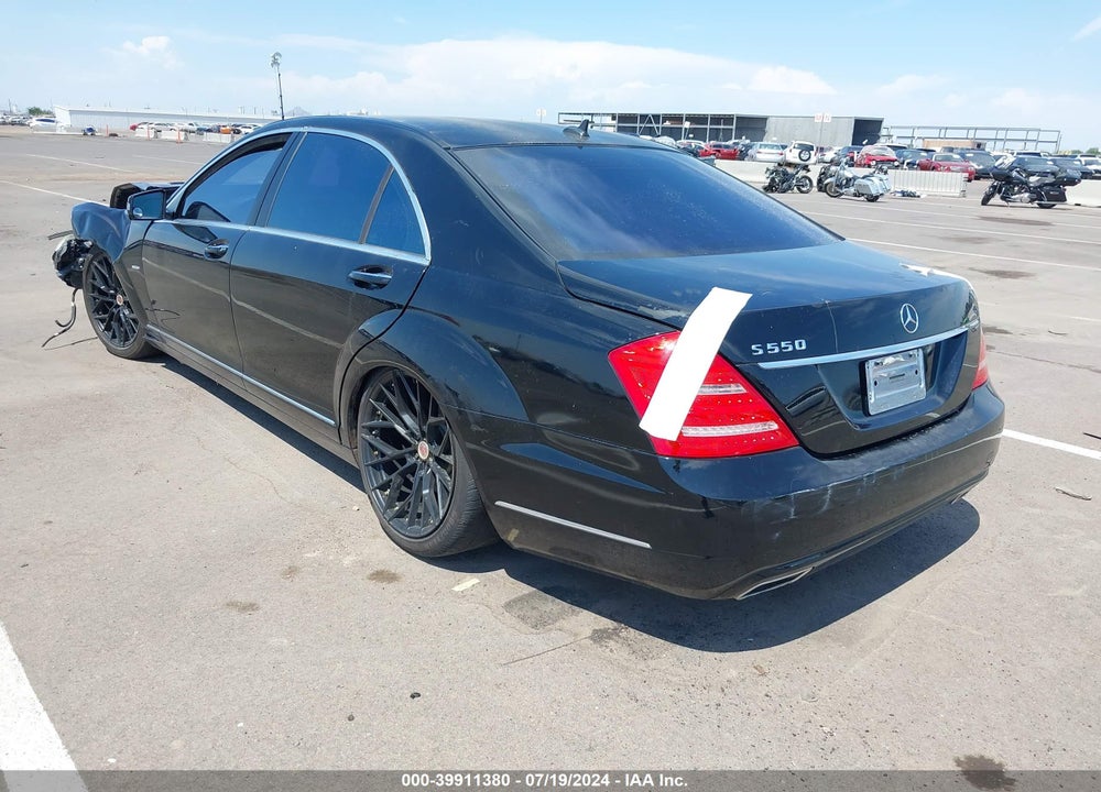 2012 MERCEDES-BENZ S 550 VIN: WDDNG7DBXCA438132