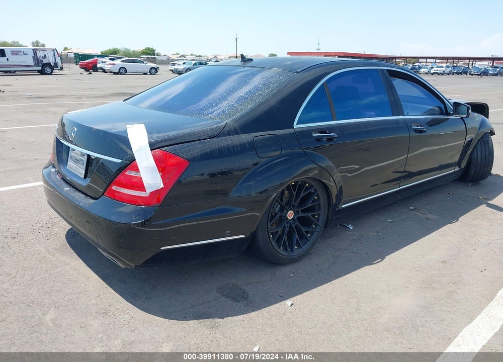 2012 MERCEDES-BENZ S 550 VIN: WDDNG7DBXCA438132