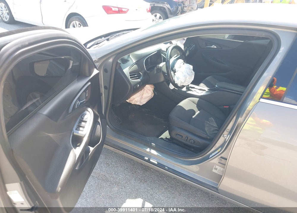 2018 CHEVROLET MALIBU LT VIN: 1G1ZD5ST9JF173359