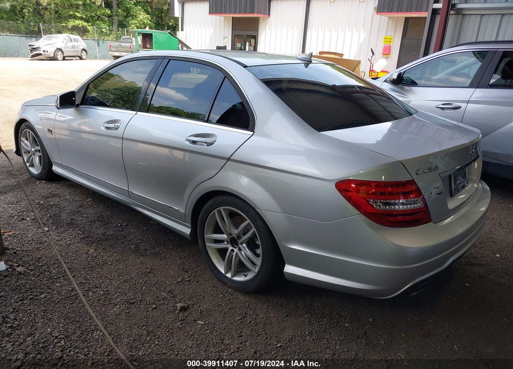2012 MERCEDES-BENZ C 250 LUXURY/SPORT VIN: WDDGF4HB8CA622702