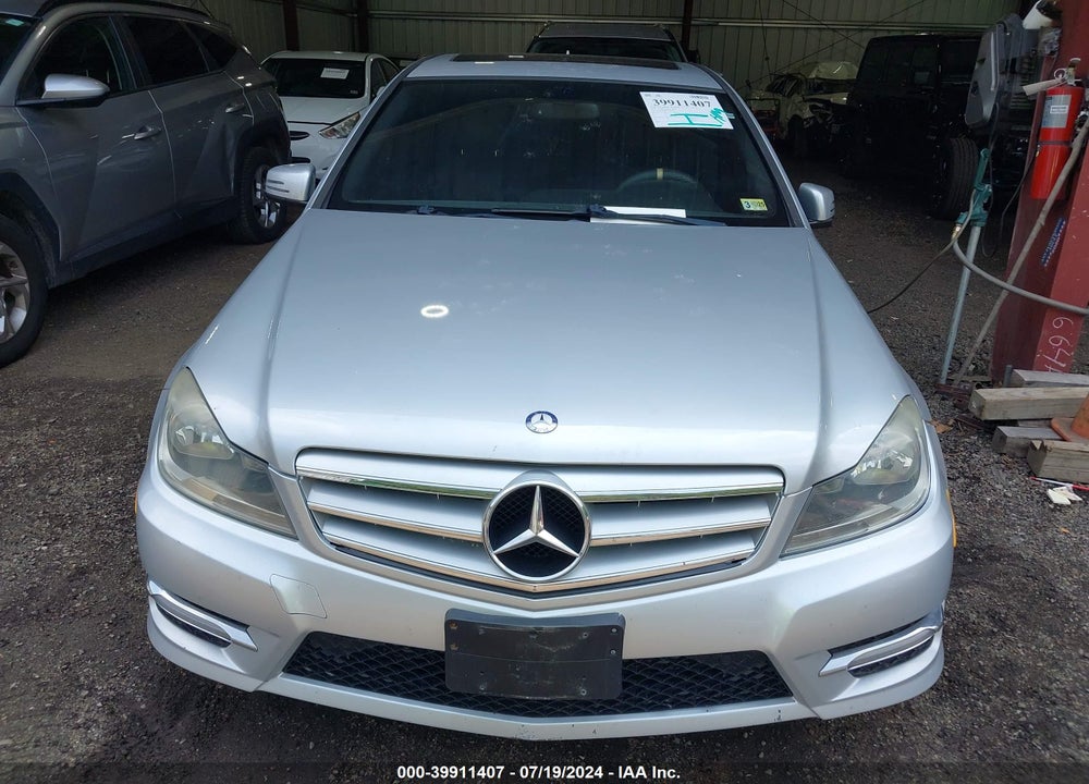 2012 MERCEDES-BENZ C 250 LUXURY/SPORT VIN: WDDGF4HB8CA622702