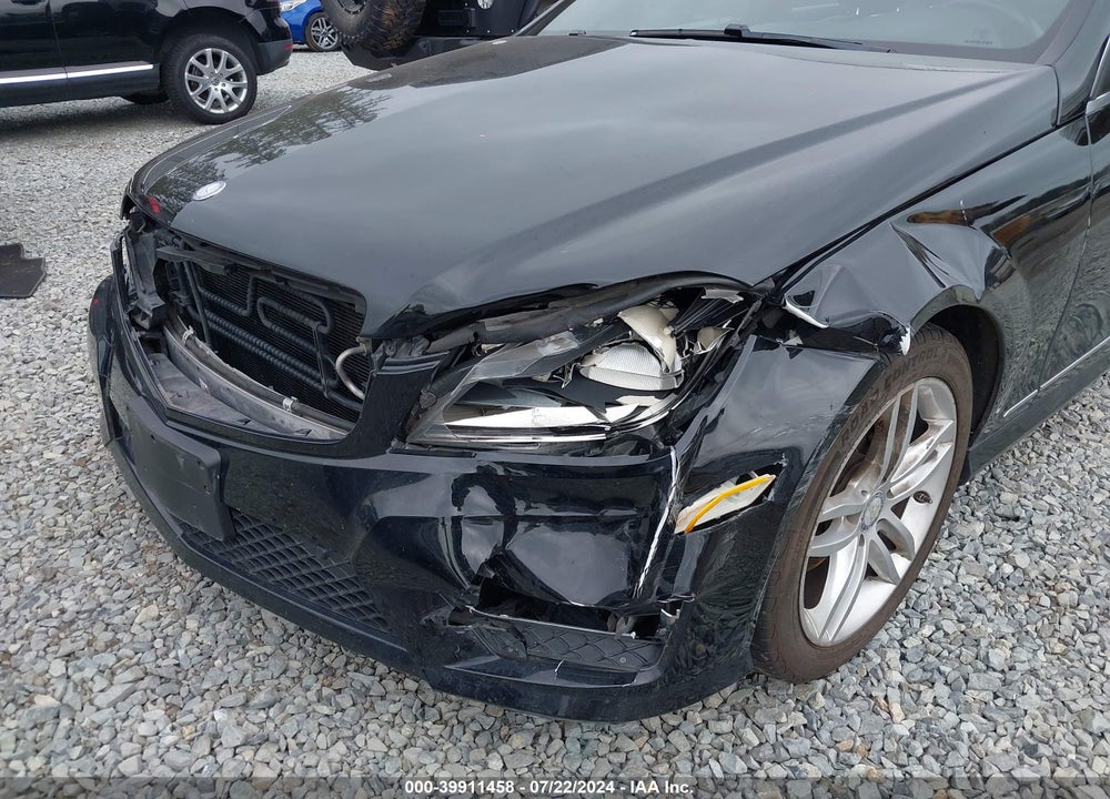 2013 MERCEDES-BENZ C 250 LUXURY/SPORT VIN: WDDGF4HB2DA848493
