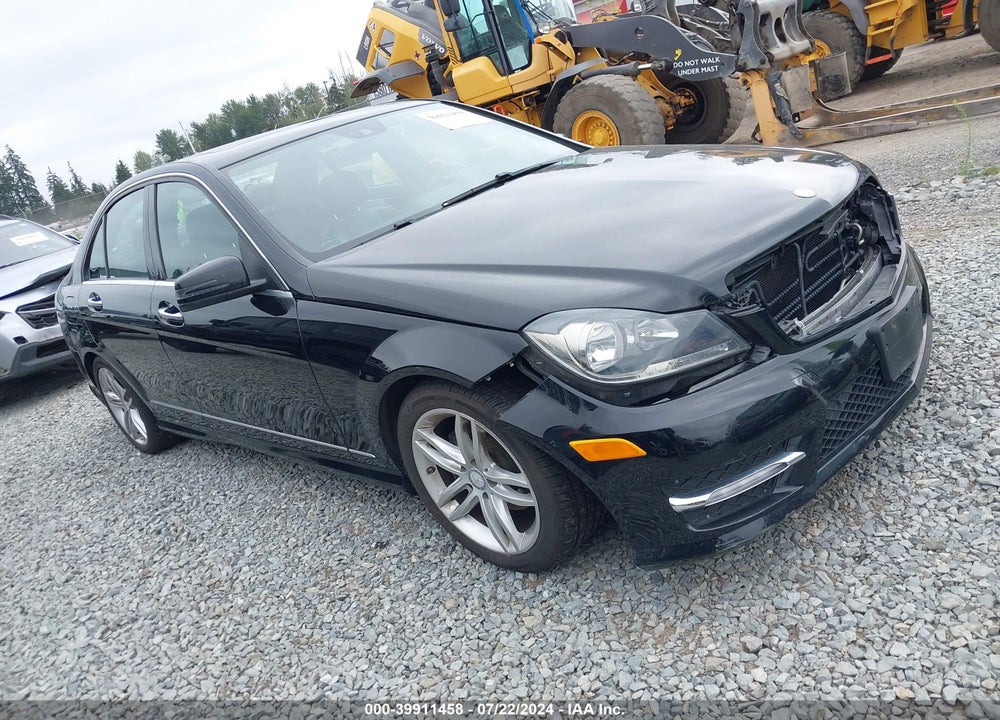 2013 MERCEDES-BENZ C 250 LUXURY/SPORT VIN: WDDGF4HB2DA848493