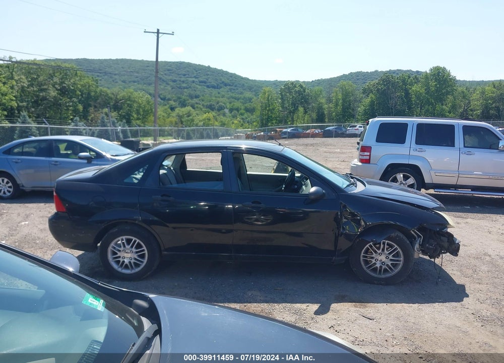 2005 FORD FOCUS ZX4 VIN: 1FAFP34N85W200356