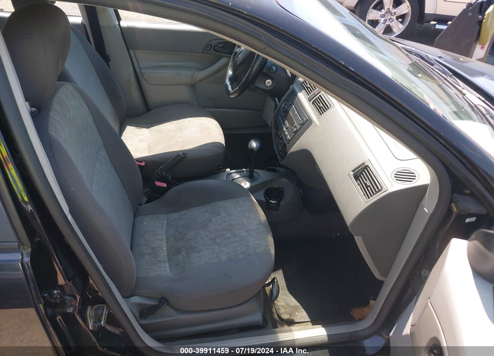 2005 FORD FOCUS ZX4 VIN: 1FAFP34N85W200356