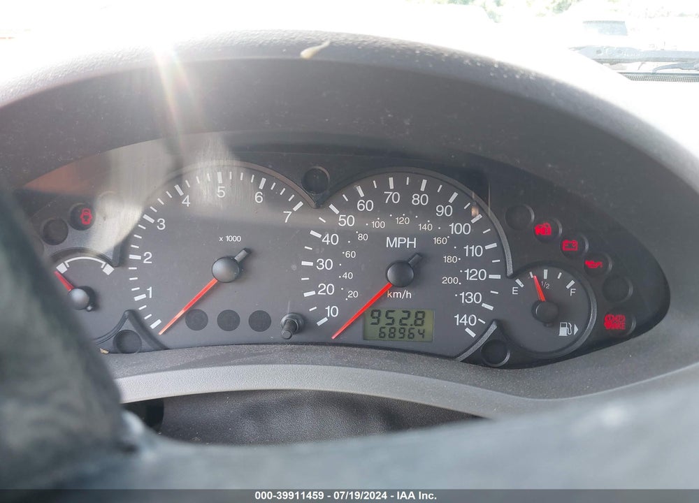2005 FORD FOCUS ZX4 VIN: 1FAFP34N85W200356