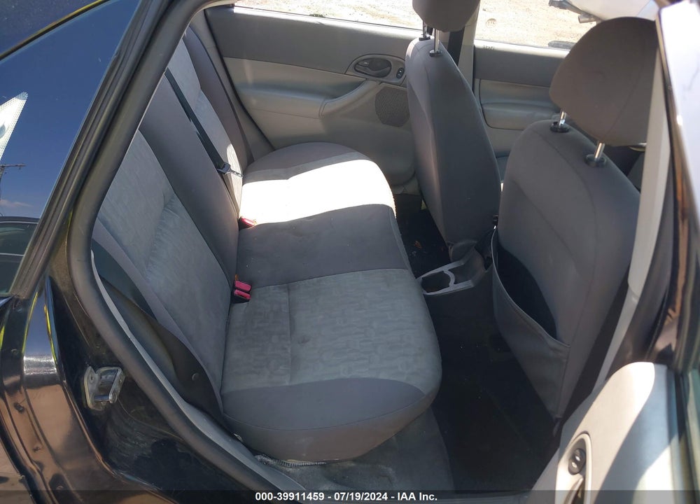 2005 FORD FOCUS ZX4 VIN: 1FAFP34N85W200356
