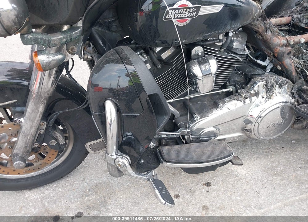 2022 HARLEY-DAVIDSON FLHTCUTG VIN: 1HD1MAF11NB857503