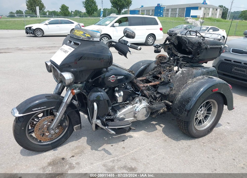 2022 HARLEY-DAVIDSON FLHTCUTG VIN: 1HD1MAF11NB857503