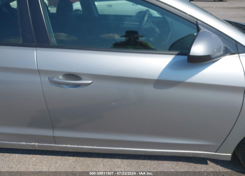 2020 HYUNDAI ELANTRA SEL VIN: 5NPD84LF3LH562063