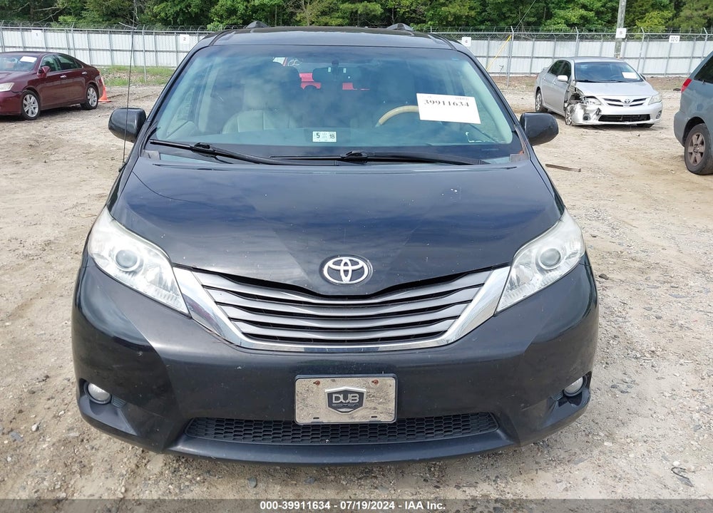 2013 TOYOTA SIENNA XLE V6 8 PASSENGER VIN: 5TDYK3DC3DS392784